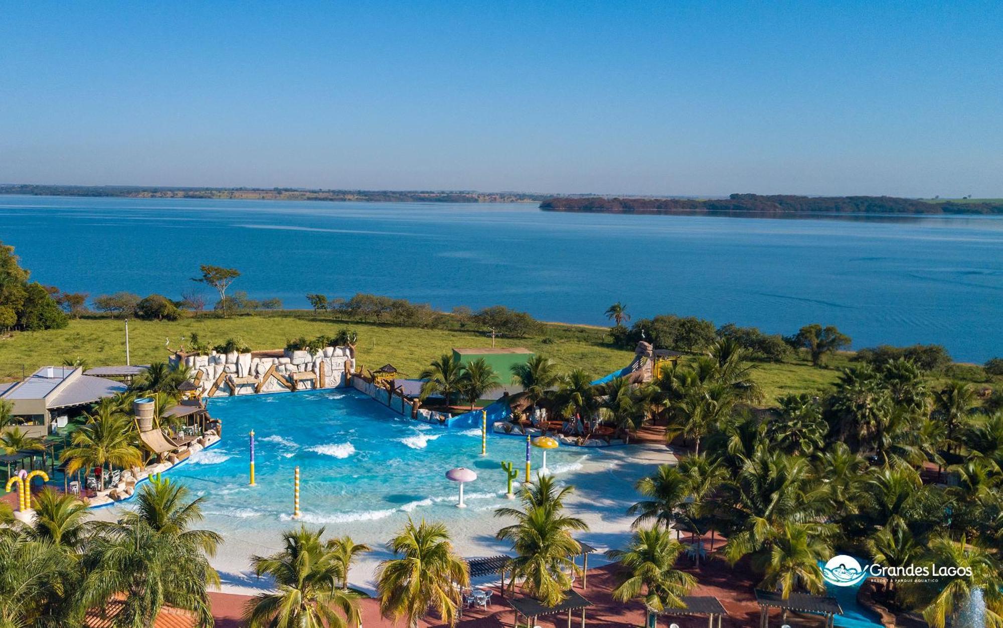 Grandes Lagos Resorts E Parque Aquatico Santa Clara d'Oeste 外观 照片